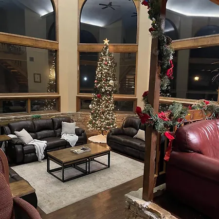 Crestview Estate 5 Acres-Heated Pool-5Min To Strip Villa